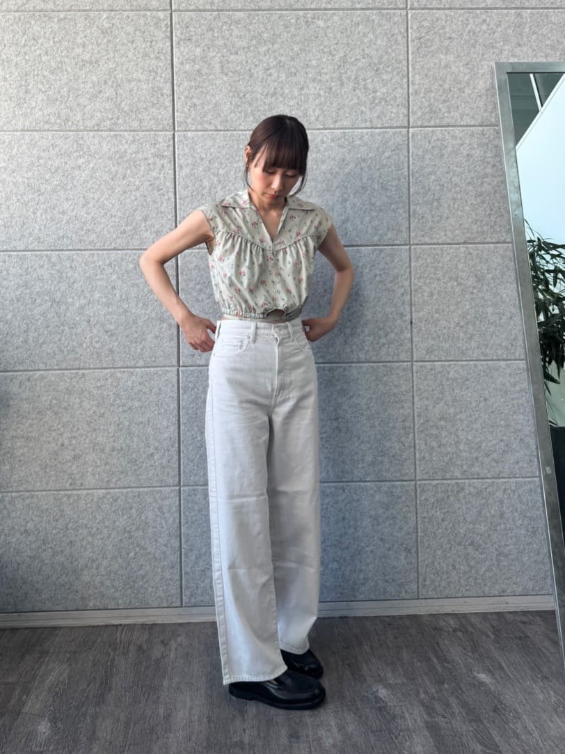 designer yukaさんの「CODE A｜flower Vneck pullover」を使ったコーディネート