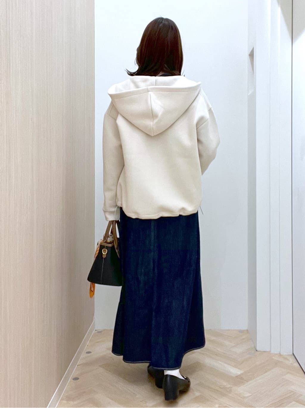  おまつさんの「grove｜【Lee&times;grove別注】LOCO FLARE DRESS」を使ったコーディネート