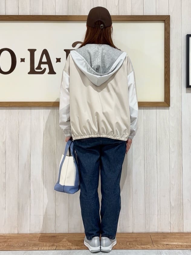 みきぽんさんの「SHOO･LA･RUE｜【S-LL】大人スポーティ　配色フードブルゾン」を使ったコーディネート