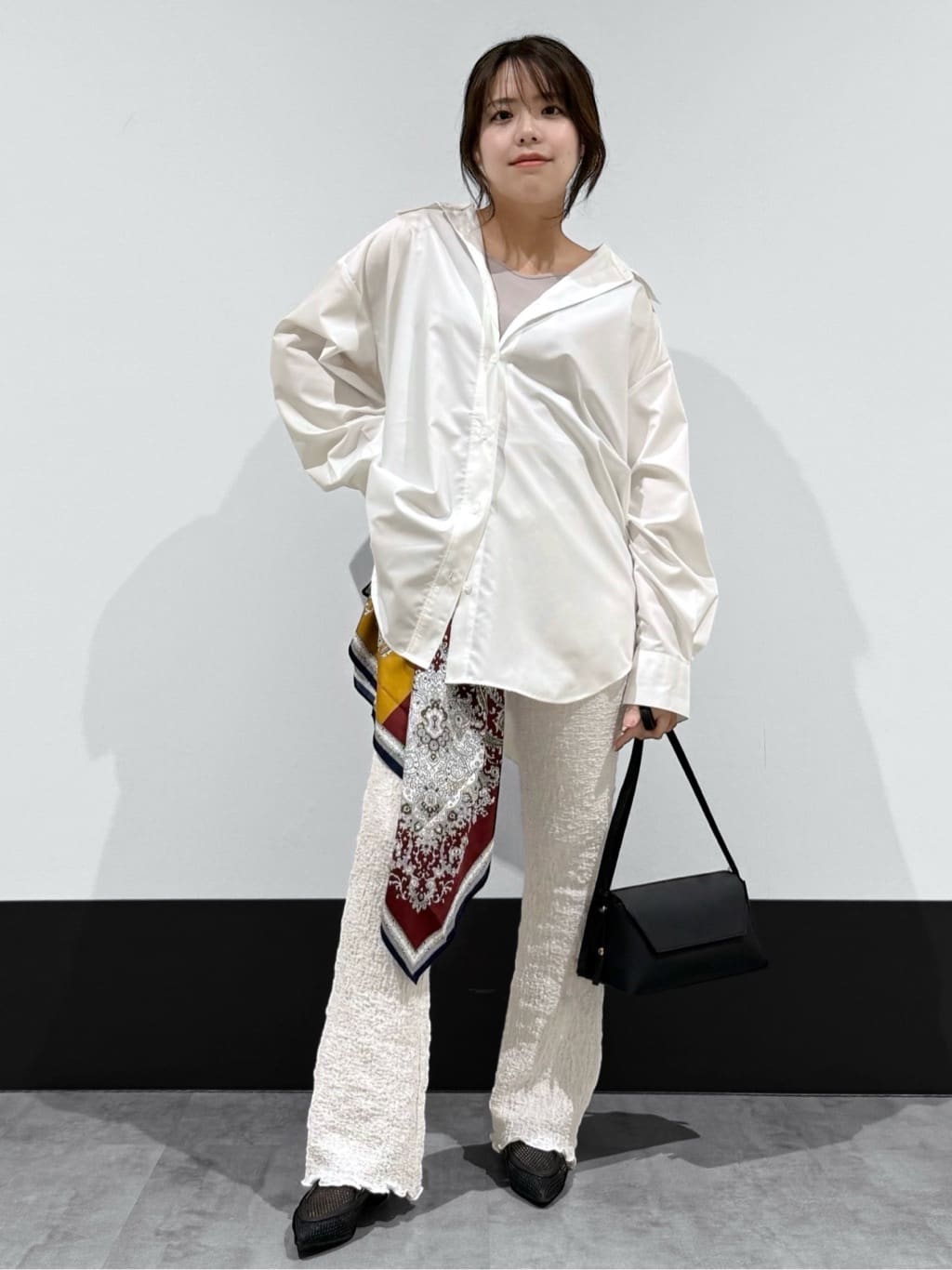 macchaさんの「THE SHOP TK｜ゆったりシルエットで体型カバー ロングシャツ」を使ったコーディネート