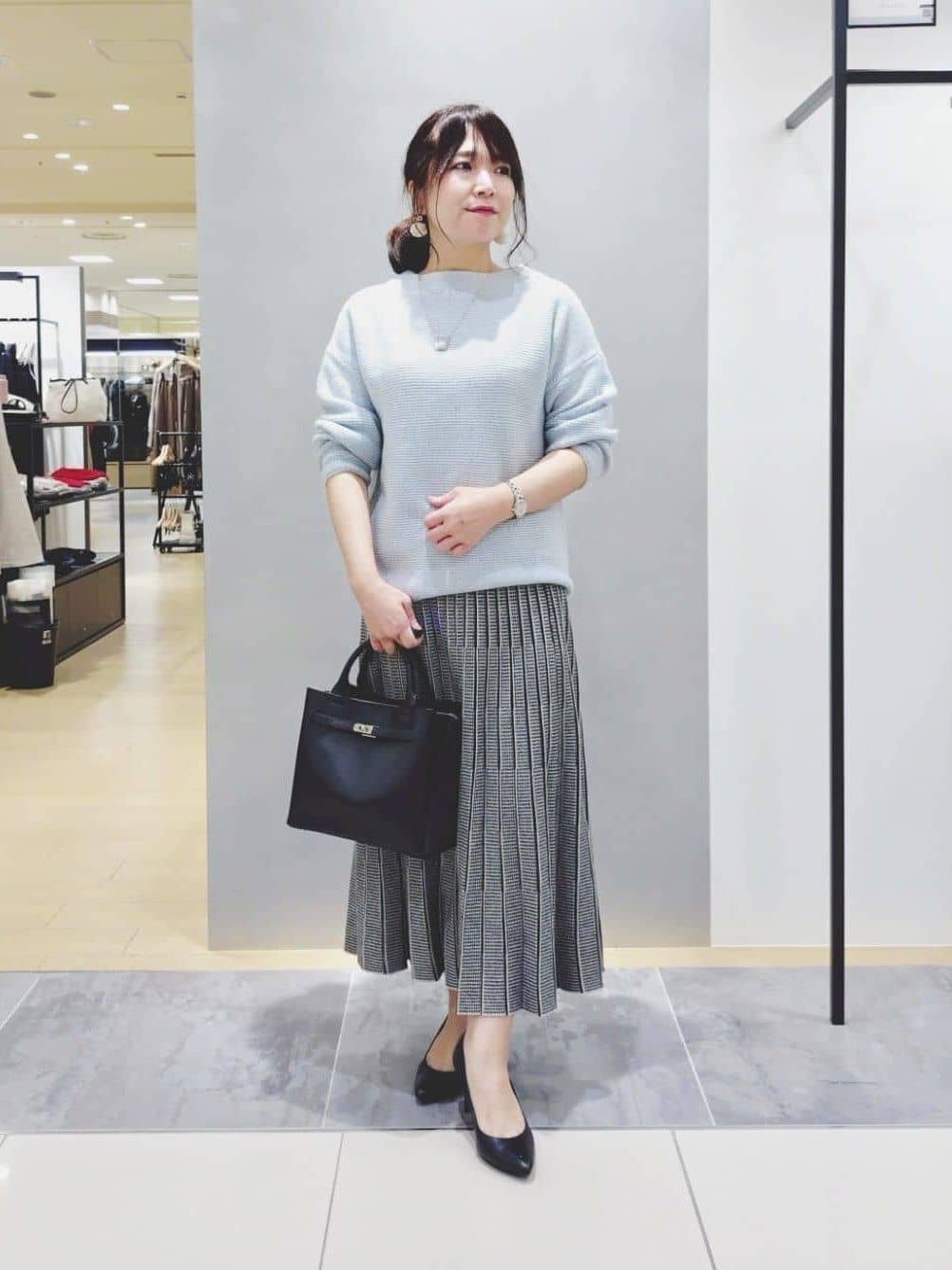 TOMOMIさんの「INDIVI｜【洗える／大人ラメ】カラーMIXボトルネックニット」を使ったコーディネート