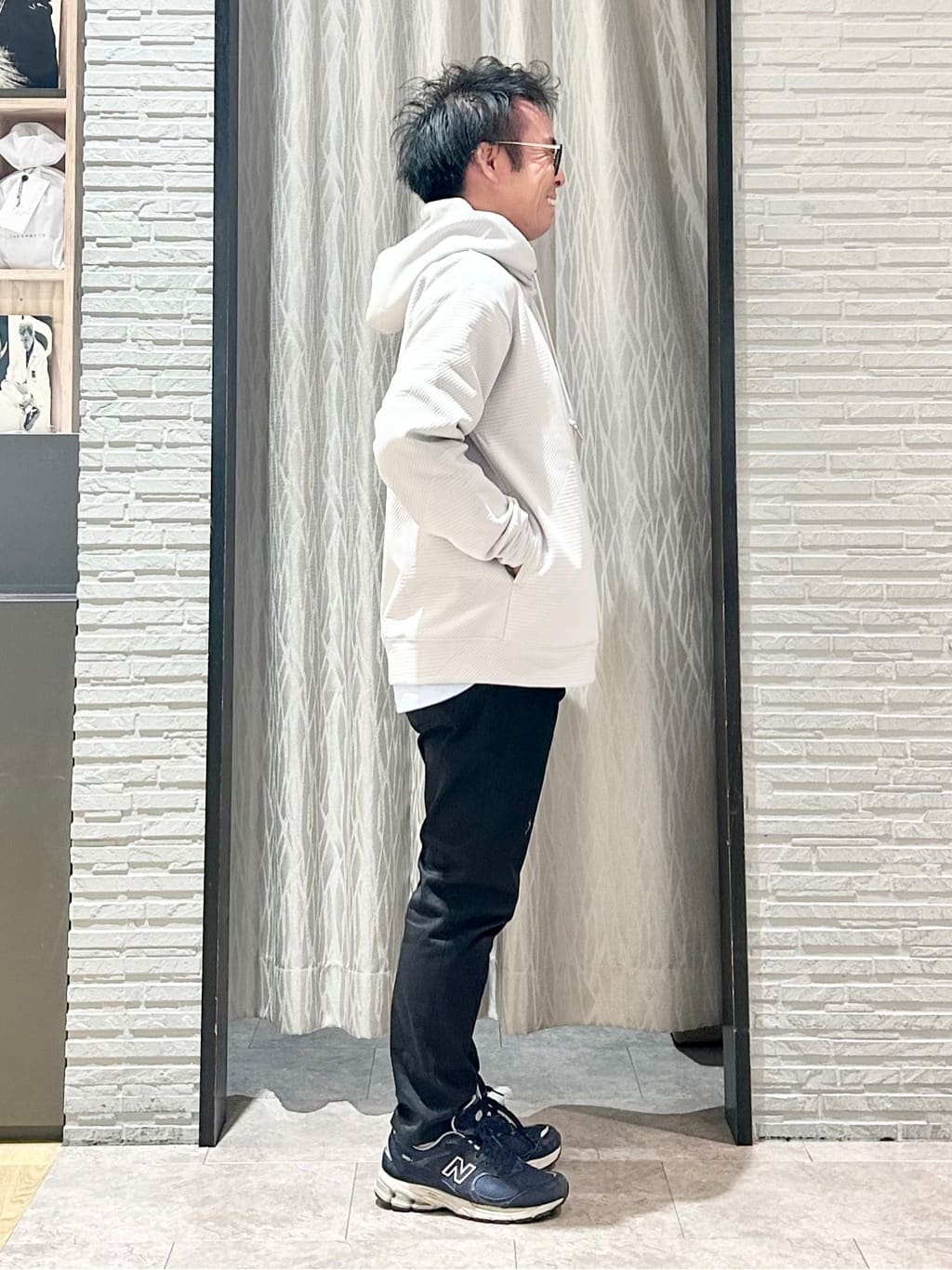 KENJI Iさんの「THE SHOP TK｜【さりげない表情が、品よく映える。】ふくれジャカードパーカ」を使ったコーディネート