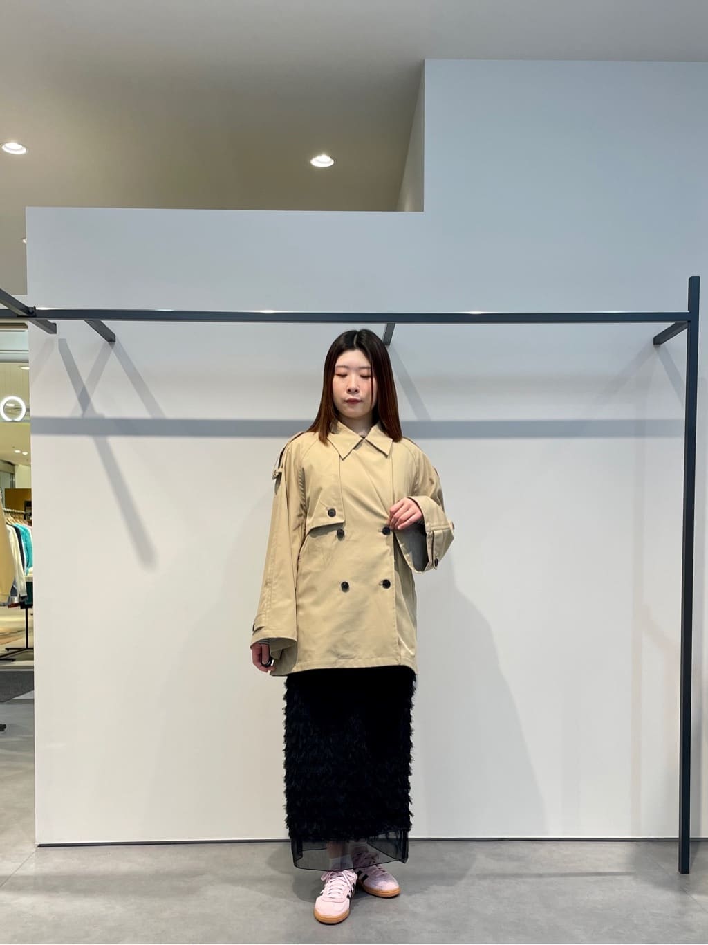 amiさんの「INDIVI｜スパングルロゴショルダー」を使ったコーディネート