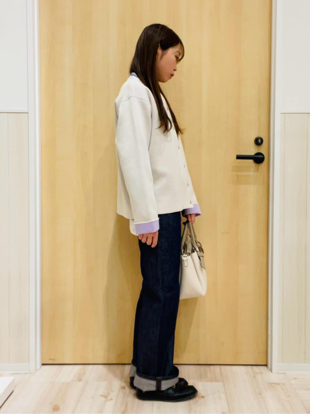 minamiさんの「SHOO･LA･RUE｜【SHOO・LA・RUE DENIM/SS-LL】程よい厚みの ストレートデニムパンツ（10.5オン」を使ったコーディネート