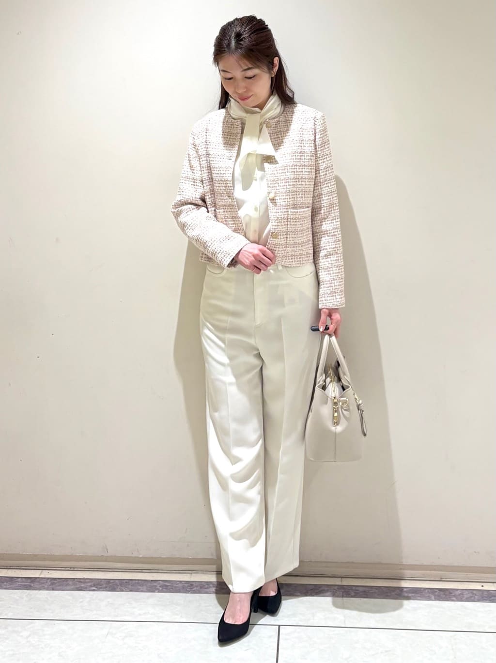 sakiさんの「COUP DE CHANCE｜【手洗い可／日本製】シアーリボンブラウス」を使ったコーディネート