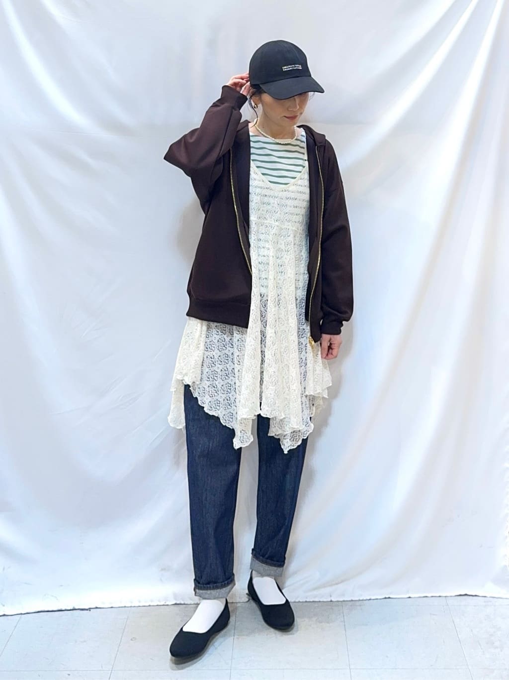 𝐇𝐢𝐫𝐨𝐦𝐢さんの「SHOO･LA･RUE｜【前後2WAYネック】レイヤードスタイルにおすすめ レースキャミチュニック」を使ったコーディネート