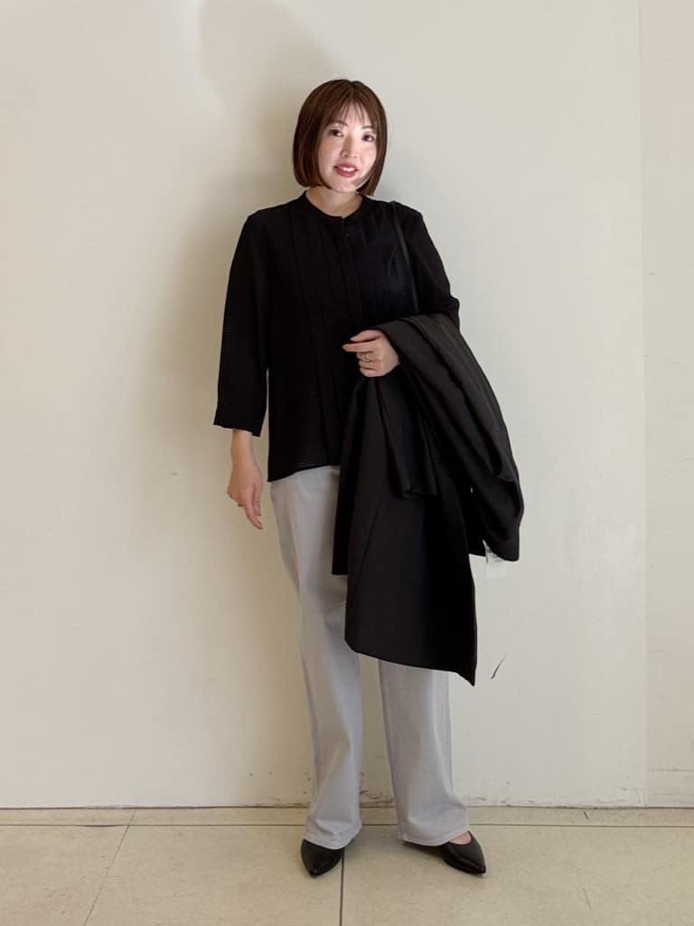 yoshiyaさんの「INDIVI｜【ラム革／美脚／通勤】レザーパンプス」を使ったコーディネート