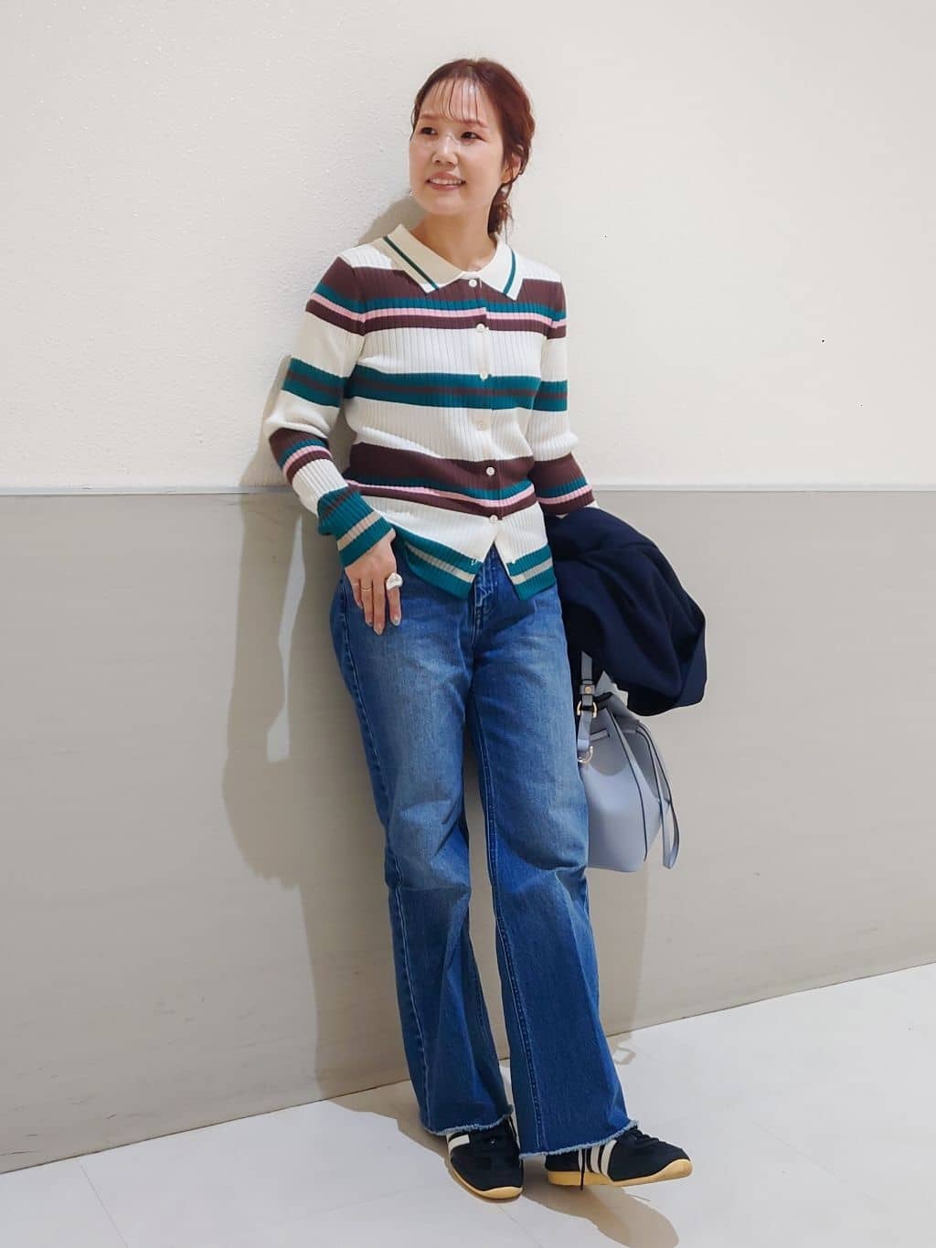 maruさんの「THE SHOP TK｜【通勤にもデイリーにも】CAVIAN 金ボタンダブルブレストジャケット」を使ったコーディネート