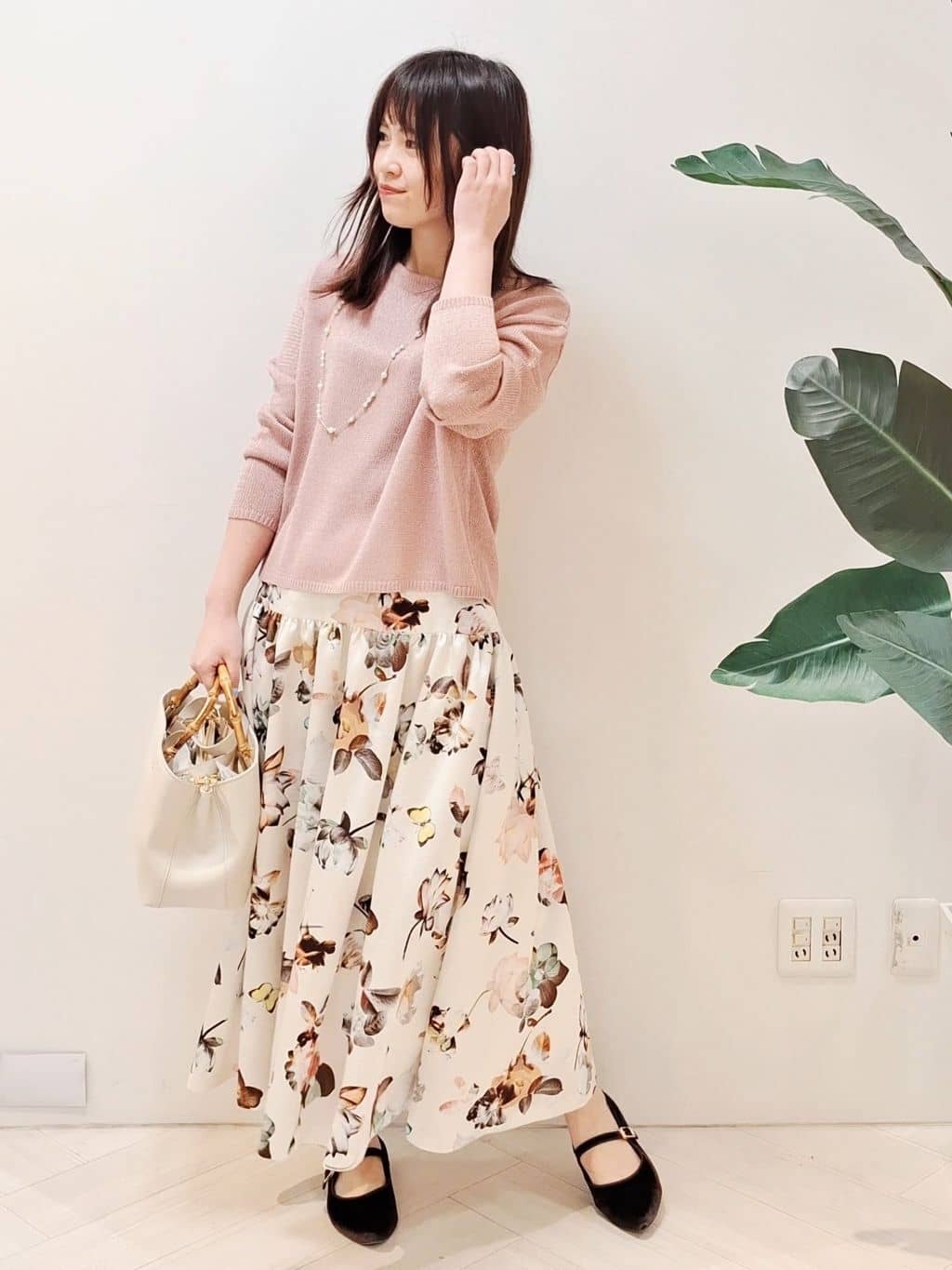 YuKaRiさんの「UNTITLED｜【COLLECTION LINE】花柄タックスカート」を使ったコーディネート