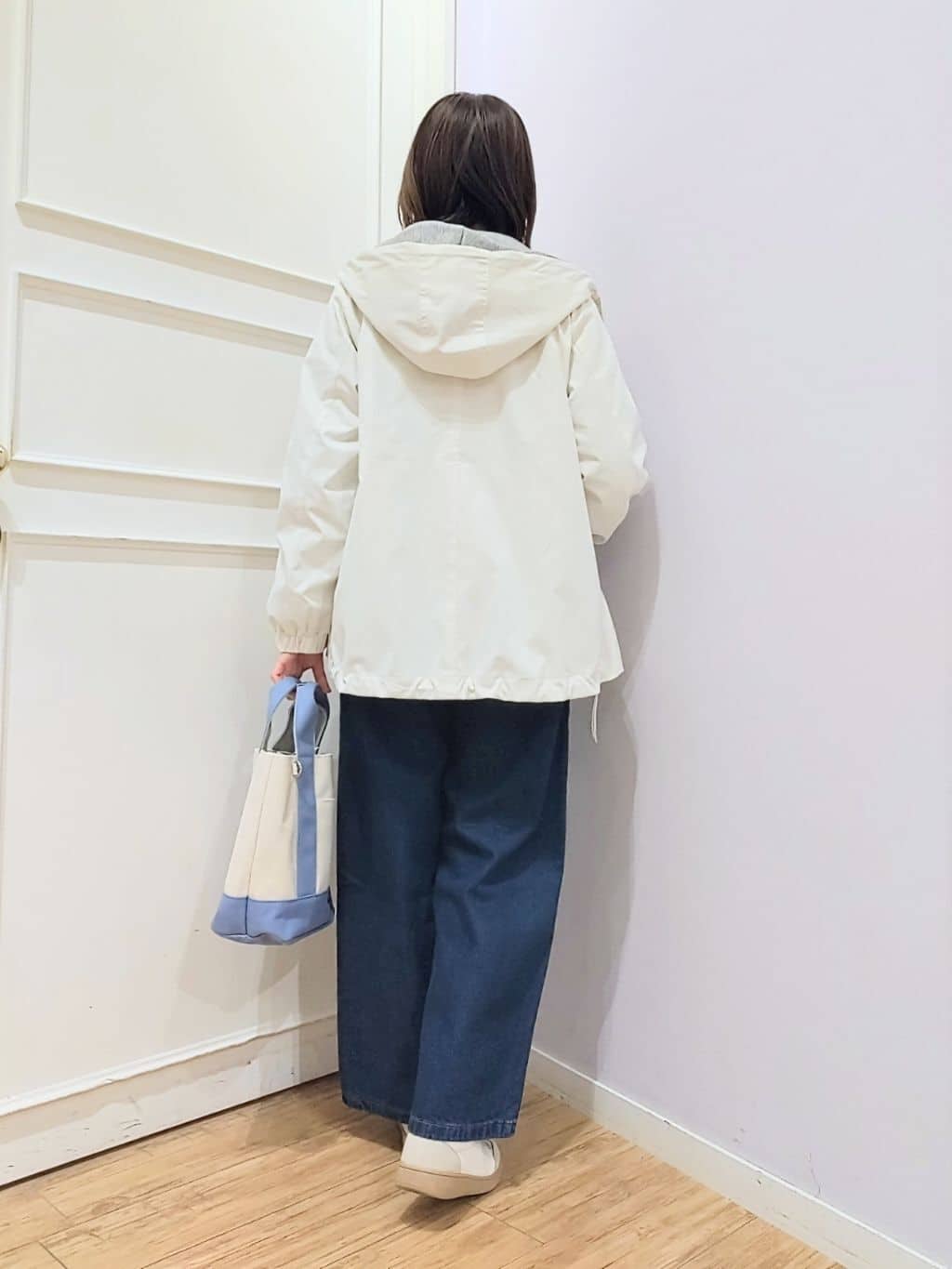 miomioさんの「SHOO･LA･RUE｜【高レビュー/S-LL】脚のラインを拾いにくい デニムワイドパンツ」を使ったコーディネート