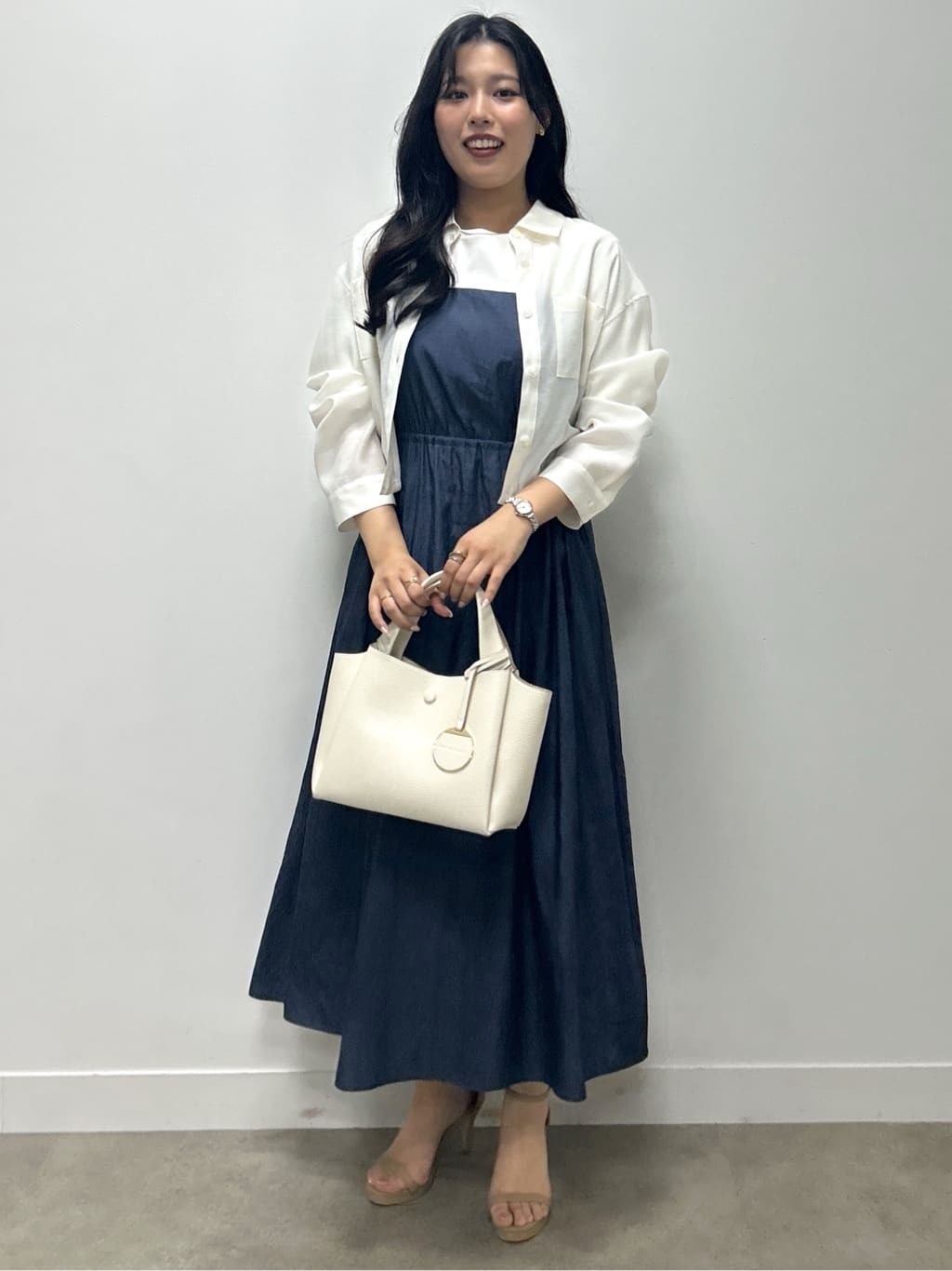 Momokaさんの「COUP DE CHANCE｜【手洗い可/ショート丈】クロップドシャツ」を使ったコーディネート
