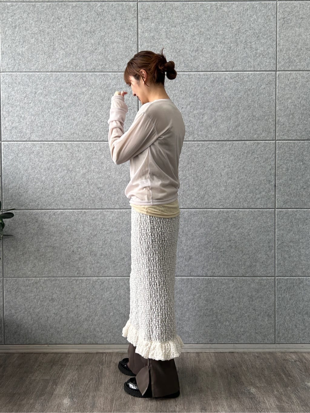 harunaさんの「CODE A｜line zip trousers」を使ったコーディネート