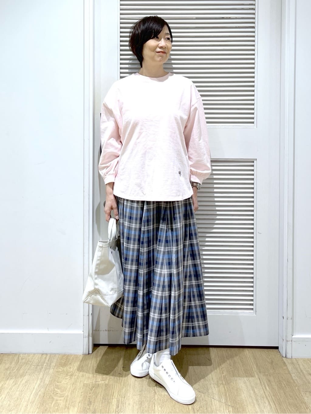 Miyazakiさんの「Dessin｜【360度可愛い・洗える】バックヘンリーカットソー」を使ったコーディネート