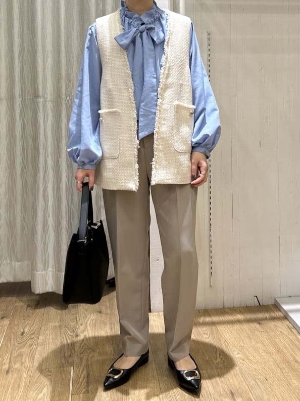 ga_riさんの「THE SHOP TK｜【フォーマルにもカジュアルにも】ツイードジレ」を使ったコーディネート