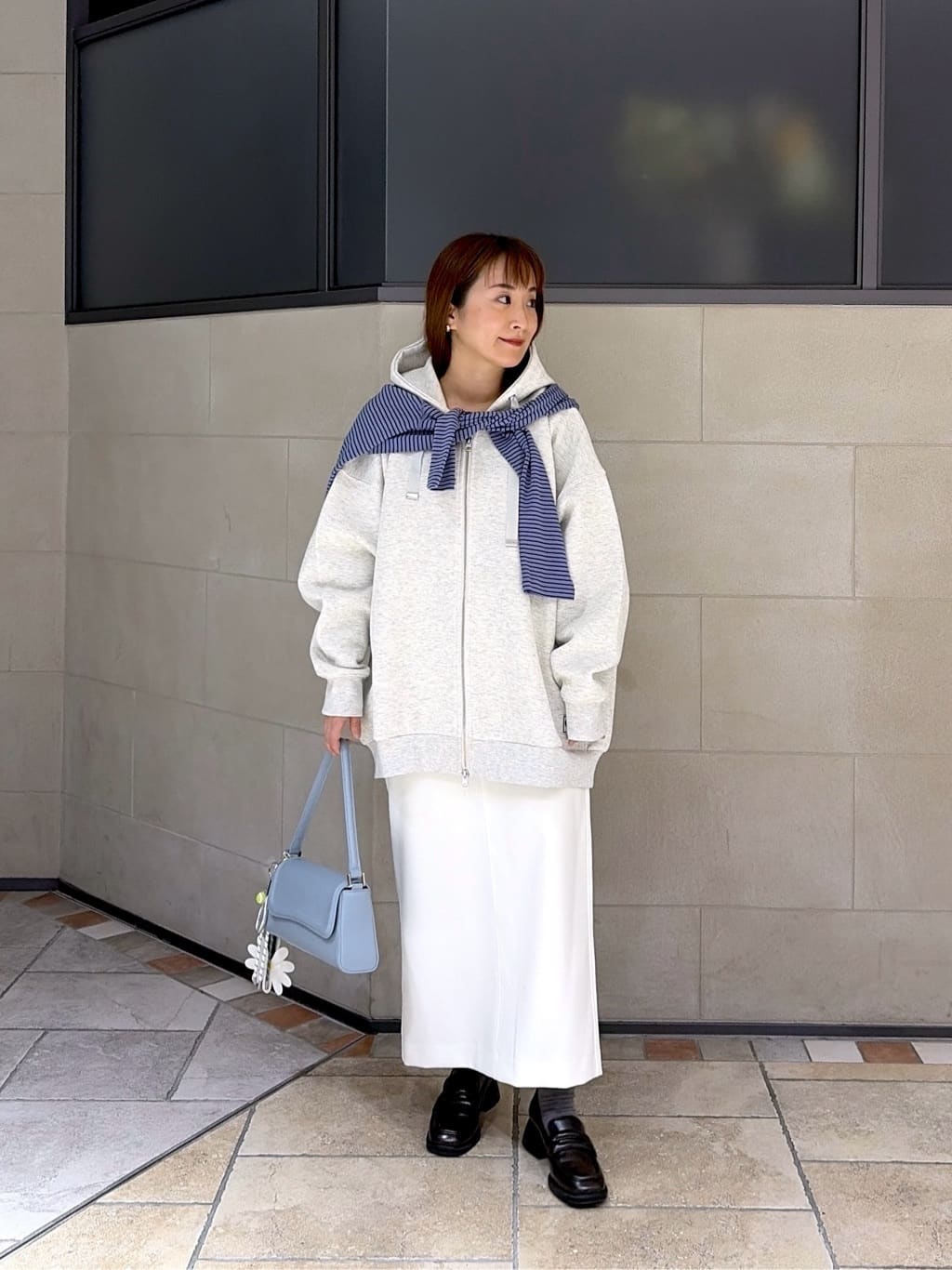 よねさんの「INDIVI｜エアーダンボールパーカー」を使ったコーディネート