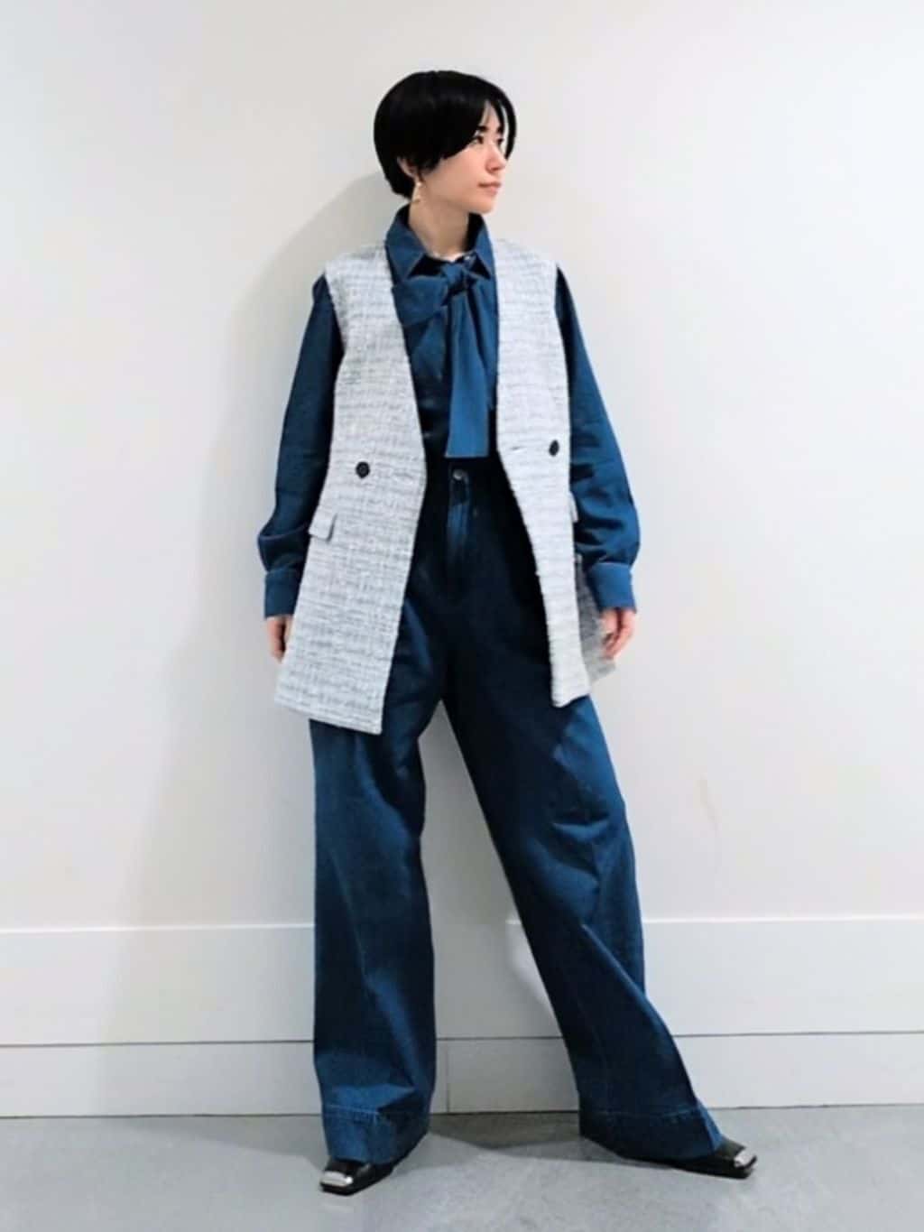 ミズタさんの「UNTITLED｜【きれいめカジュアル】ツイードカラーレスジレ」を使ったコーディネート