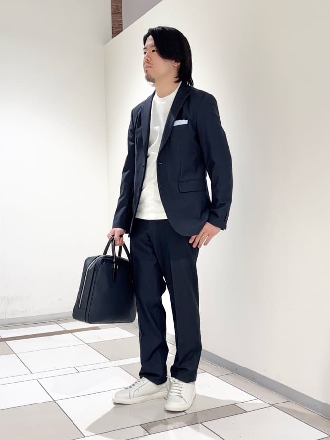 及川さんの「TAKEO KIKUCHI｜【尾州ファブリック】ジャカードカットソー」を使ったコーディネート
