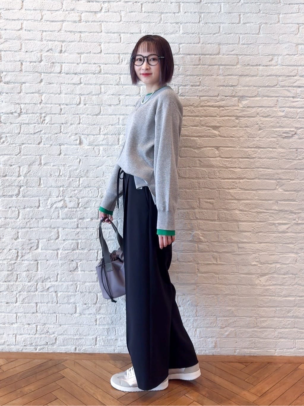 𝐜𝐡𝐢𝐤𝐚さんの「SHOO･LA･RUE｜【Lee別注／撥水】巾着ショルダーバッグ」を使ったコーディネート