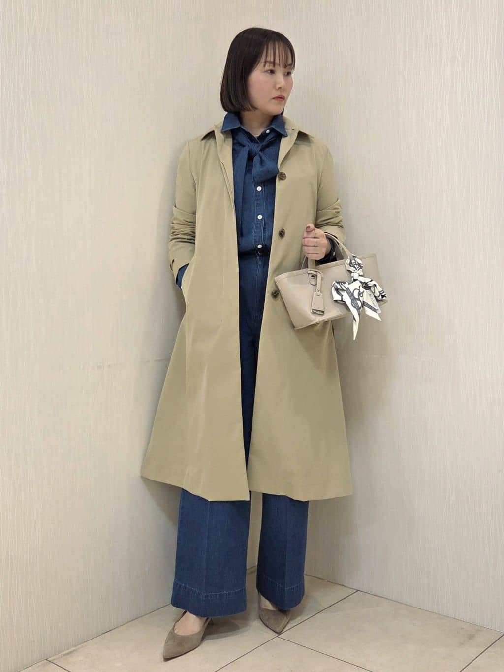 naokoさんの「UNTITLED｜◆【セットアップ可/ボウタイ】ライトウェイトデニムブラウス」を使ったコーディネート