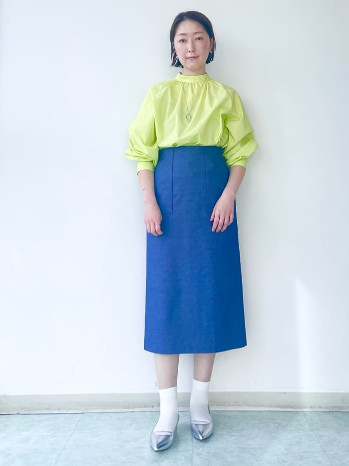 aliceさんの「UNTITLED｜【洗える/オンオフ使える】タイプライタースタンドネックブラウス」を使ったコーディネート
