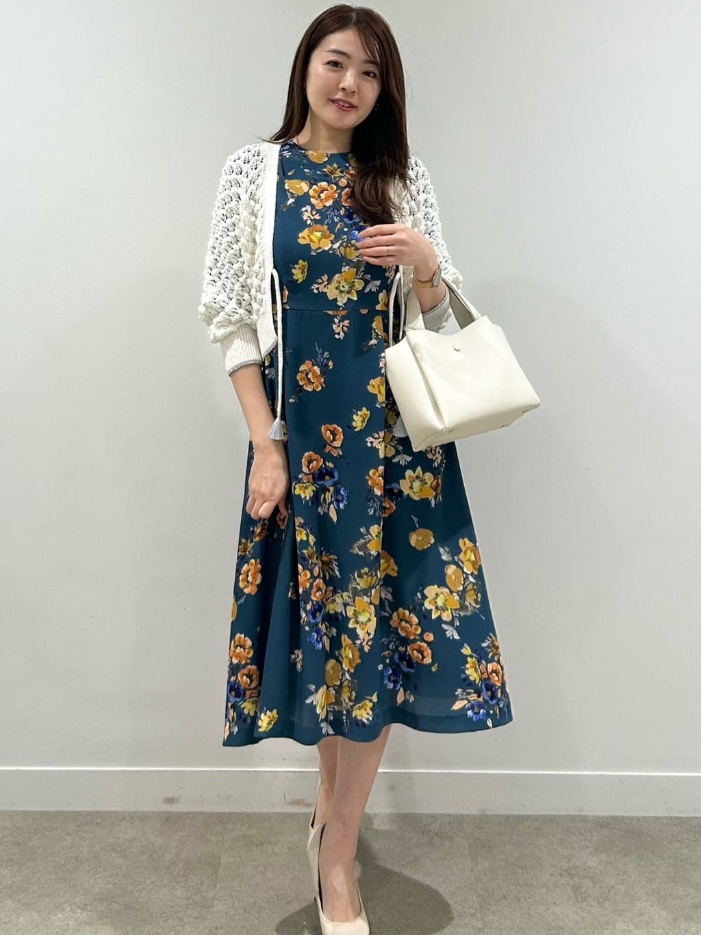 hayaseさんの「SunaUna｜【手洗い可】花柄パネルワンピース」を使ったコーディネート