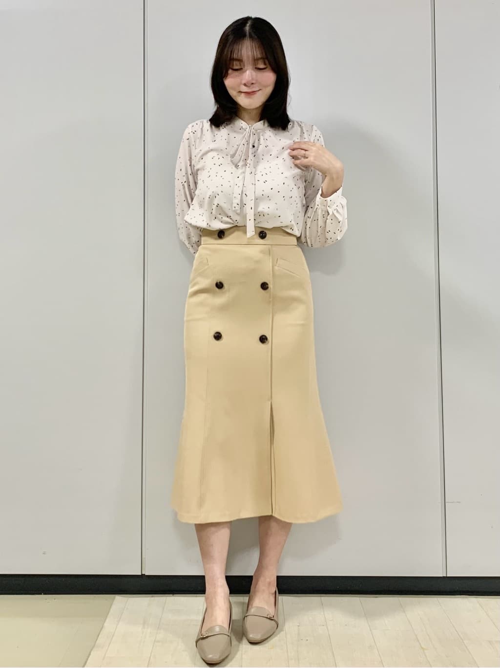 kasumiさんの「index｜フェイクパールピンボウタイブラウス【洗濯機OK／イージーアイロン／ストレッチ】《XS-LL》」を使ったコーディネート