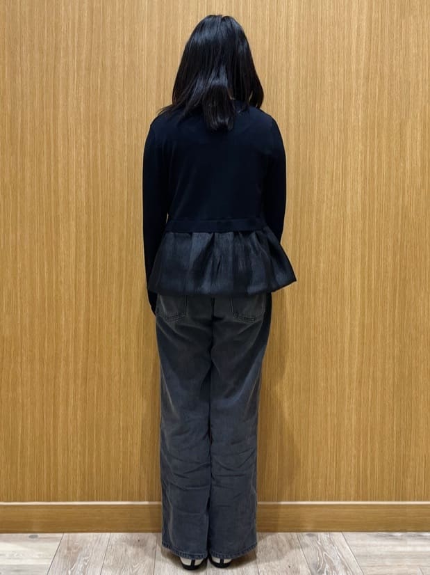 aさんの「OPAQUE.CLIP｜ペプラムレイヤード多釦カーディガン【洗濯機OK】」を使ったコーディネート