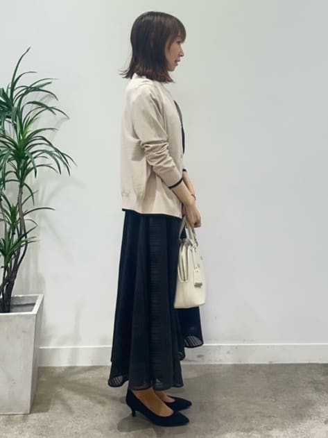 Miwaさんの「UNTITLED｜【アンサンブル可/薄手】ベーシッククルーネックカーディガン」を使ったコーディネート