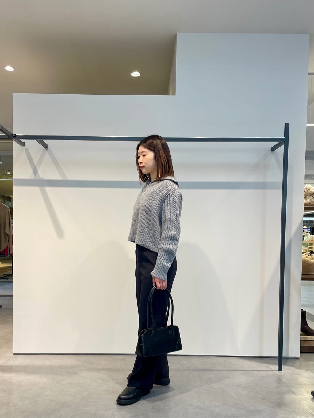 amiさんの「INDIVI｜Timeless｜ストレートフレアパンツ」を使ったコーディネート