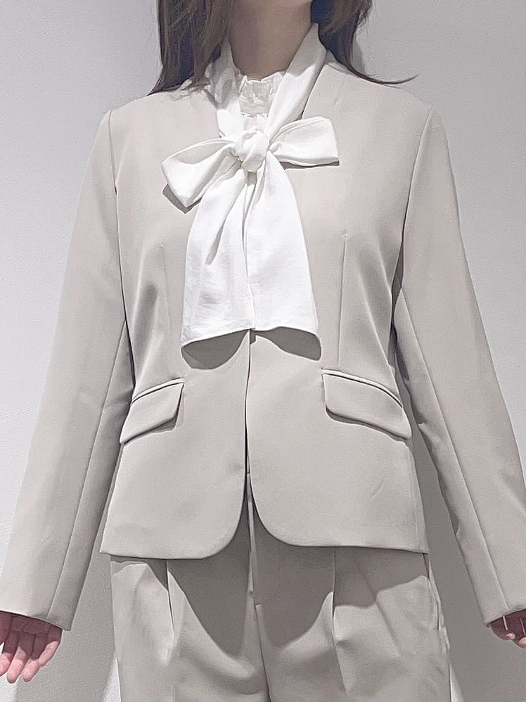 HITOMIさんの「grove｜【マシンウォッシュ／防シワ/SS-3L】ストレッチノーカラージャケット」を使ったコーディネート