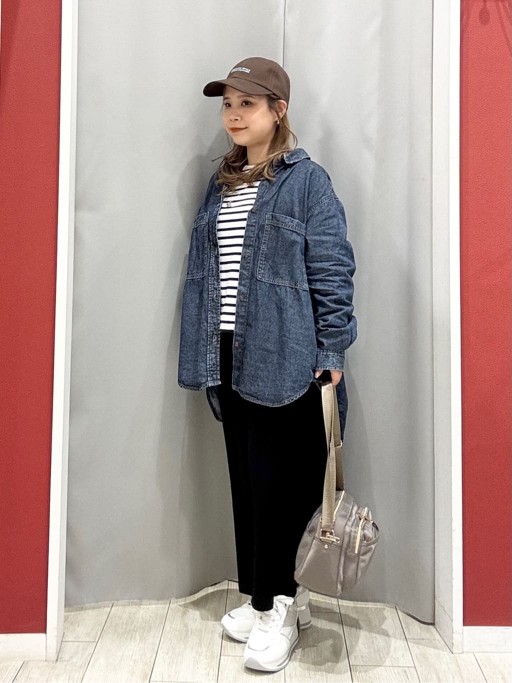 shioさんの「SHOO･LA･RUE｜【洗濯機可/セットアップ可/毛玉になりにくい】心地よく穿ける ニットナロースカート」を使ったコーディネート