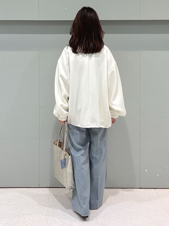 makiさんの「UNTITLED｜【花柄/洗える】ボタニカルブラウス」を使ったコーディネート