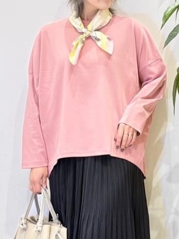 misakiさんの「SHOO･LA･RUE｜【洗濯機可/UV/綿100％】体型カバーが叶う ゆるトップス」を使ったコーディネート