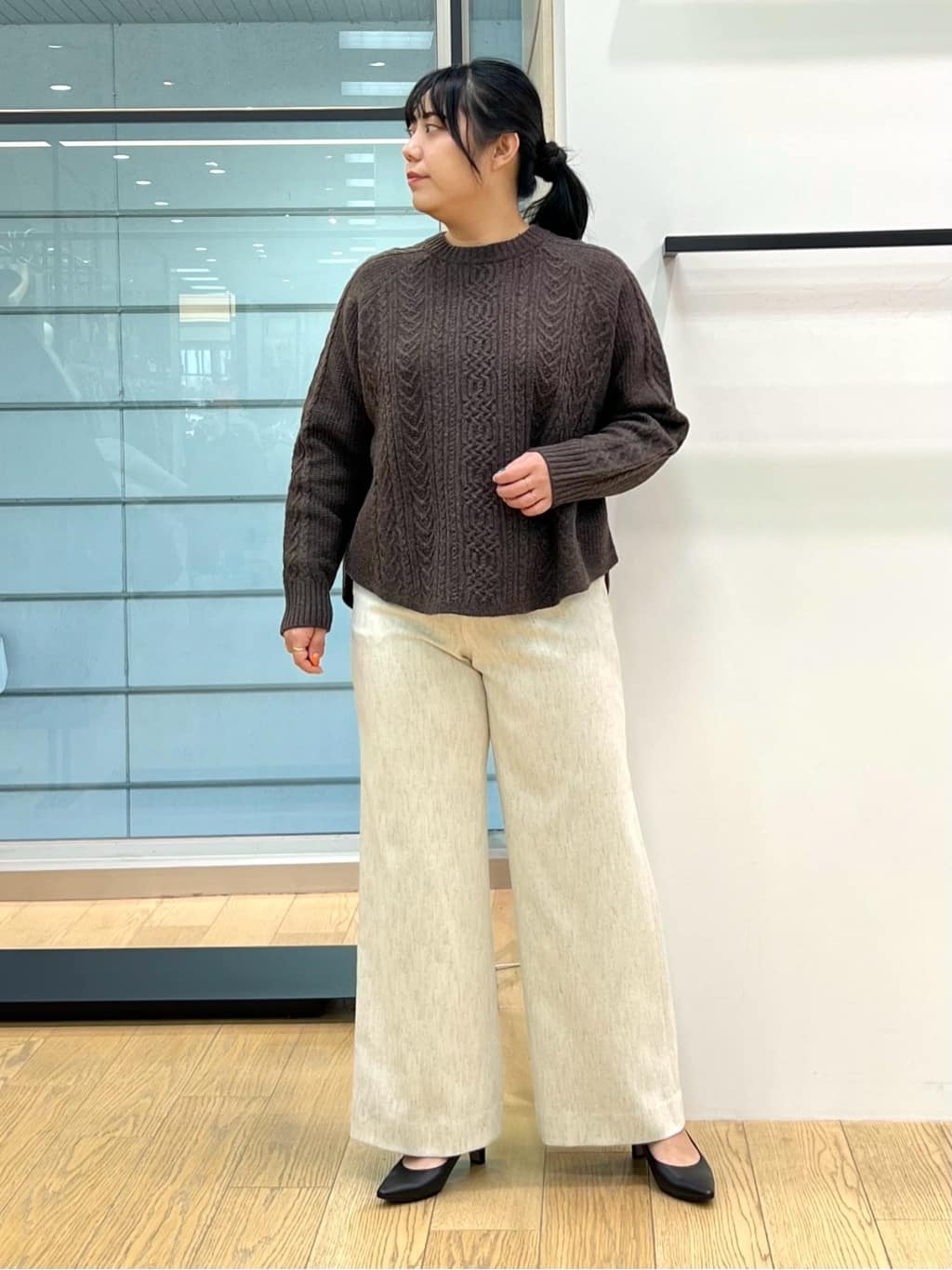 shimaさんの「INDIVI｜【名品／撥水／抗菌防臭】ショート丈リサイクルダウンコート」を使ったコーディネート