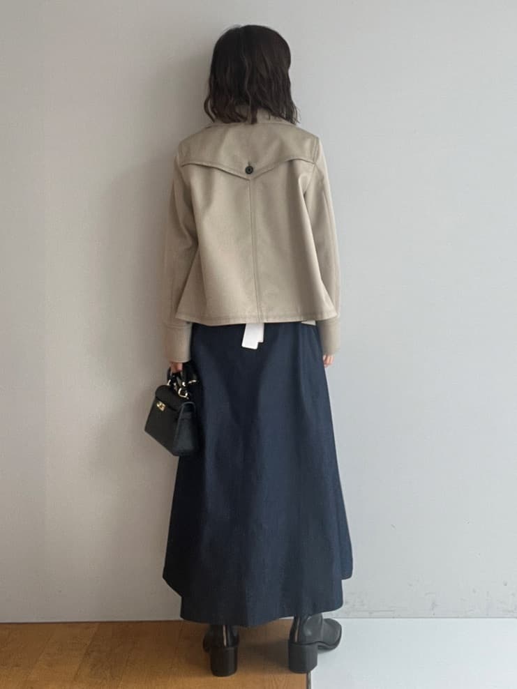 misaさんの「DRESSTERIOR｜【ウォッシャブル/撥水素材】Aラインショートトレンチジャケット」を使ったコーディネート