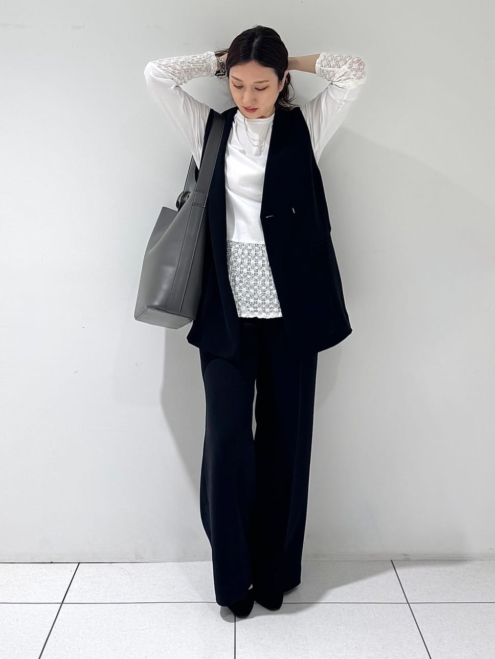 そんさんの「INDIVI｜【洗える／多機能／SETUP可】着る日傘ジレジャケット」を使ったコーディネート