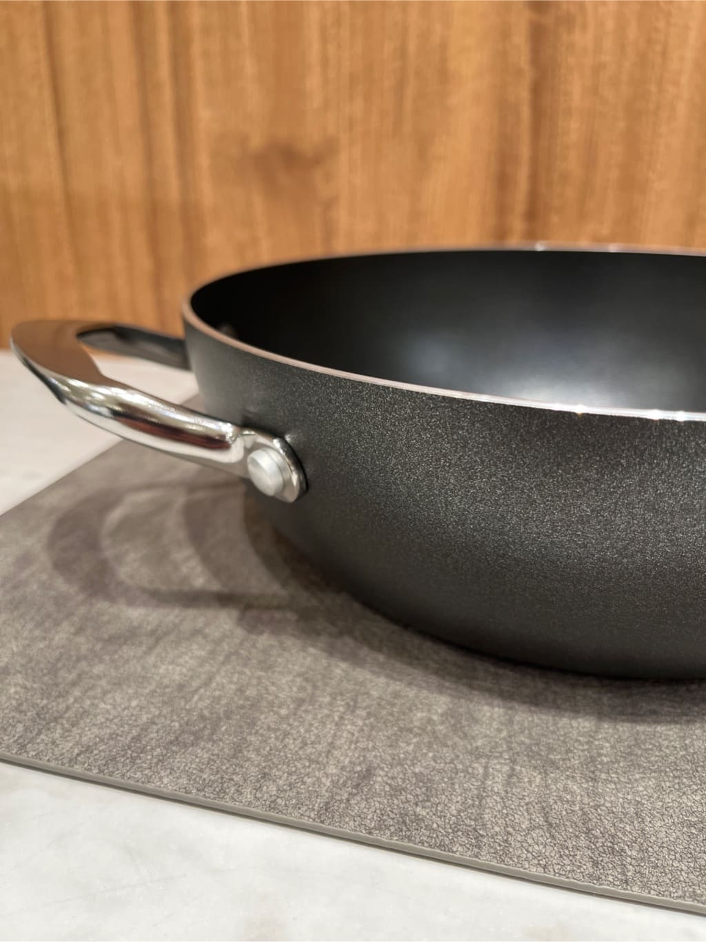 アリオ川口さんの「212 KITCHEN STORE｜ライトポット　BLACK ＜MEYER  マイヤー＞」を使ったコーディネート