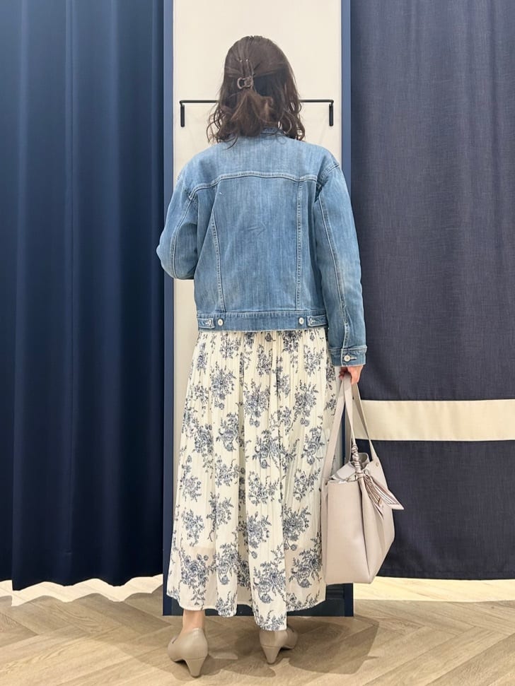 Orikaさんの「grove｜着心地軽やか、動きやすいストレッチデニムジャケット」を使ったコーディネート