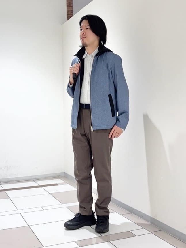 及川さんの「TAKEO KIKUCHI｜2WAYアクティブ ライト ブルゾン」を使ったコーディネート