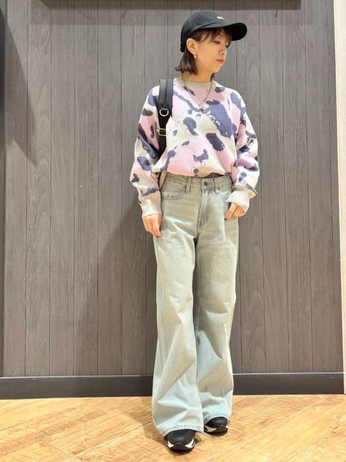 meiさんの「SHOO･LA･RUE｜【洗濯機可/S-LL】1枚で華やかに ラメ入りニュアンス柄ニット」を使ったコーディネート