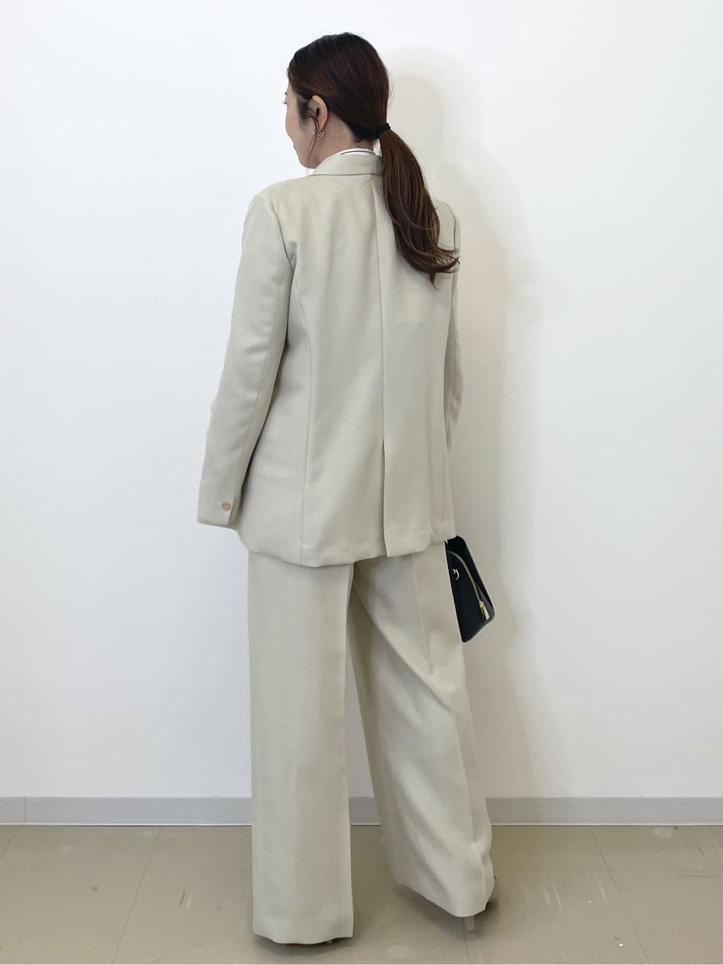 Akiさんの「OPAQUE.CLIP｜金ボタンダブルブレストテーラードジャケット／セットアップ対応【洗える】」を使ったコーディネート