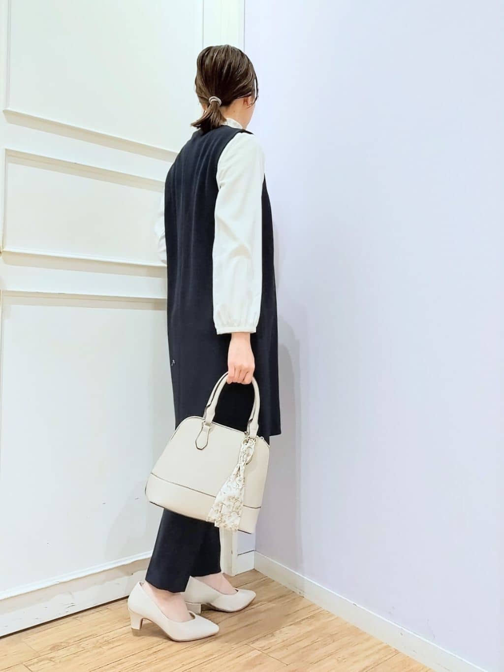 miomioさんの「SHOO･LA･RUE｜【洗濯機可/セットアップ可/S-3L】きちんと楽に。カットジョーゼット ロングジレ」を使ったコーディネート