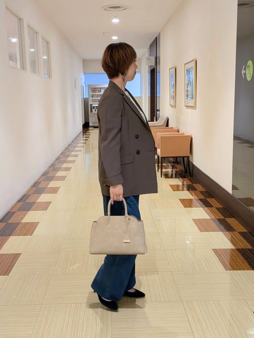 Hiromiさんの「INDIVI｜【新色追加/セットアップ可】エアリー ダブルブレストジャケット」を使ったコーディネート