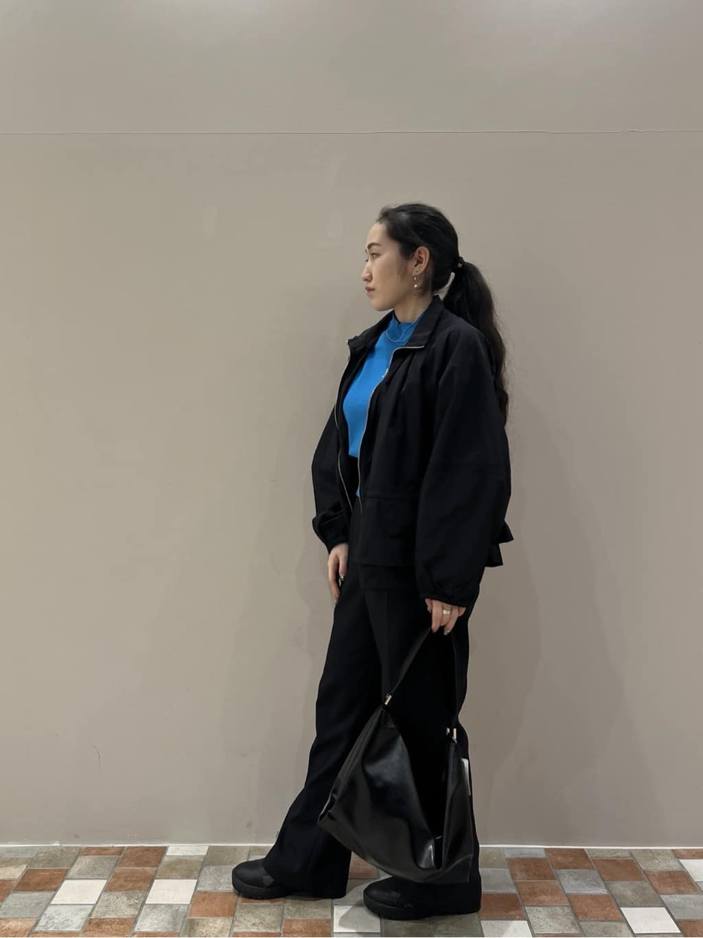 Uminoさんの「INDIVI｜Timeless｜フォルムロゴニット」を使ったコーディネート