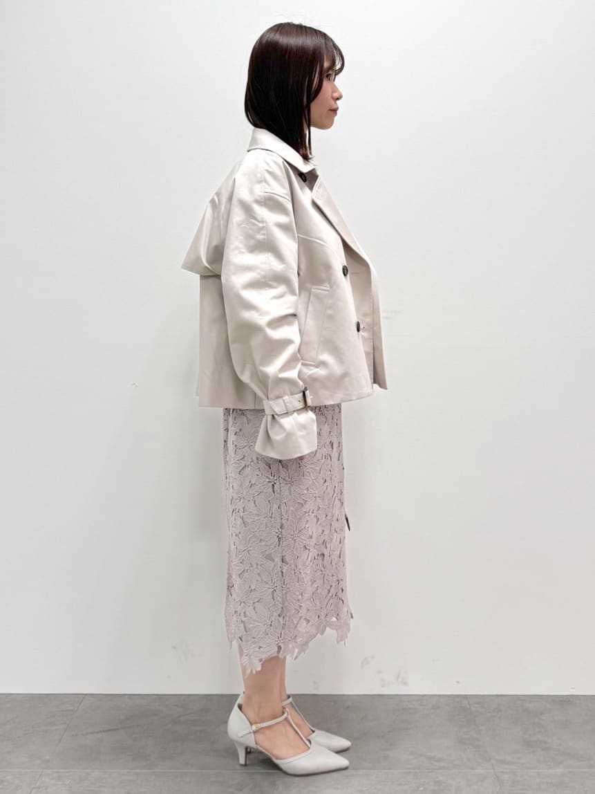 kozuさんの「index｜キャンディスリーブショートトレンチコート【洗濯機OK／撥水／防花粉】《5col》」を使ったコーディネート