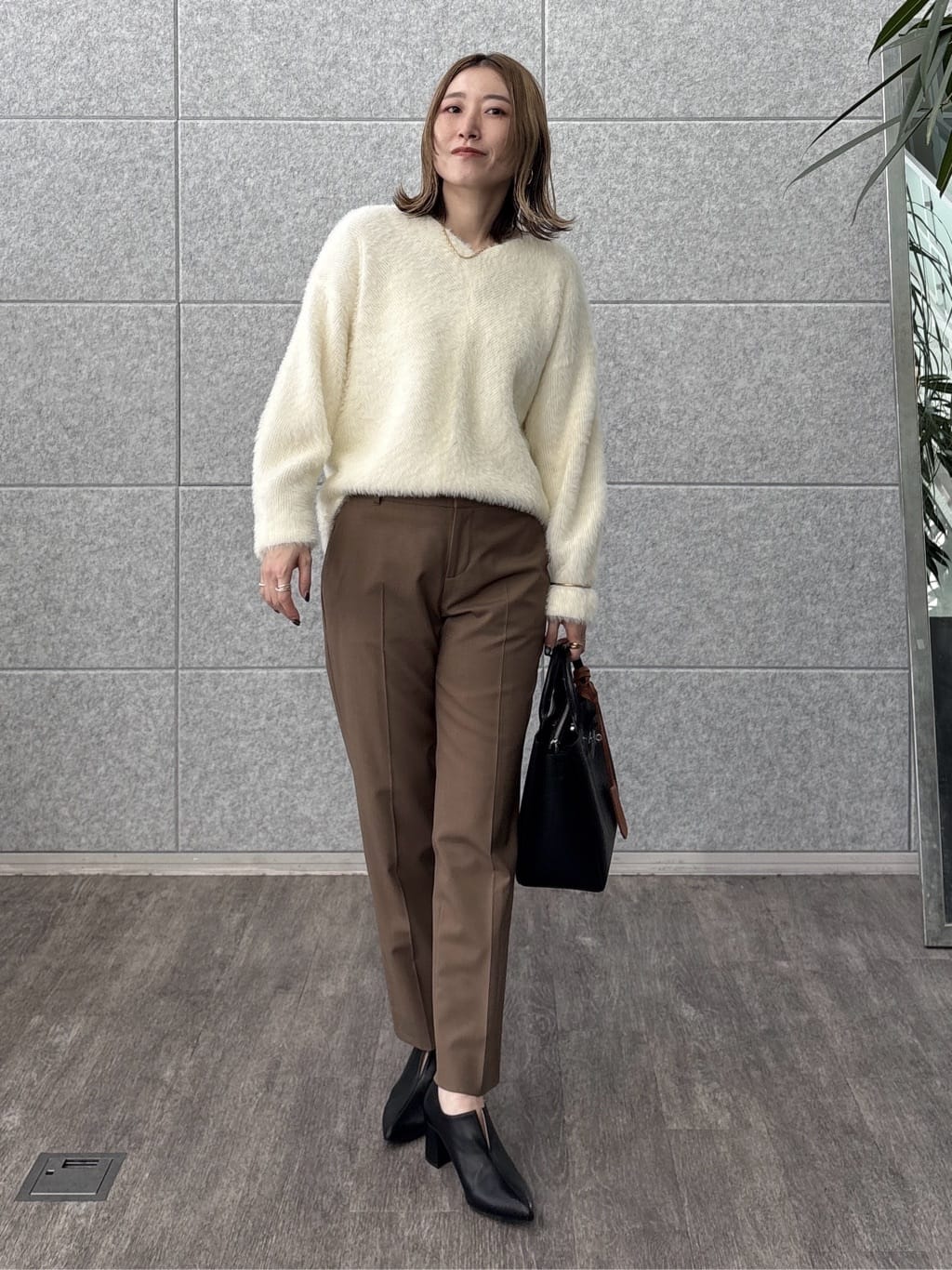 kotakiさんの「INDIVI｜【洗える】エアリーシャギートップス」を使ったコーディネート