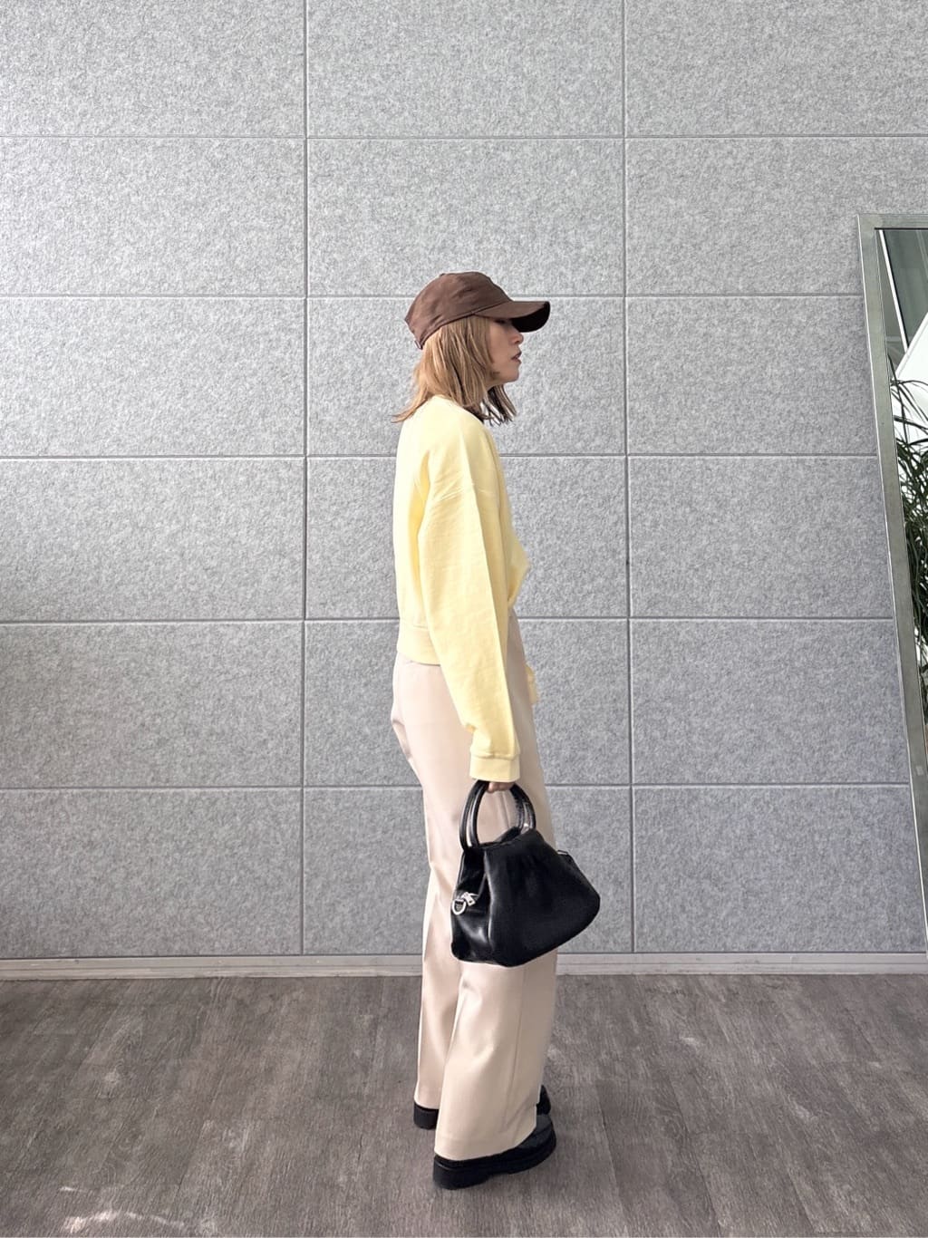 kotakiさんの「INDIVI｜Timeless｜ストレートフレアパンツ」を使ったコーディネート