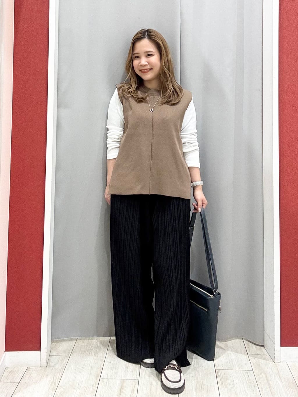 shioさんの「SHOO･LA･RUE｜【防花粉/S-LL】ウエストマークですっきり見え　軽やかスタンドブルゾン」を使ったコーディネート