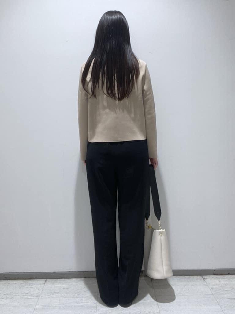 meiさんの「INDIVI｜【洗える／SETUP可能】メタルボタンニットジャケット風カーディガン」を使ったコーディネート