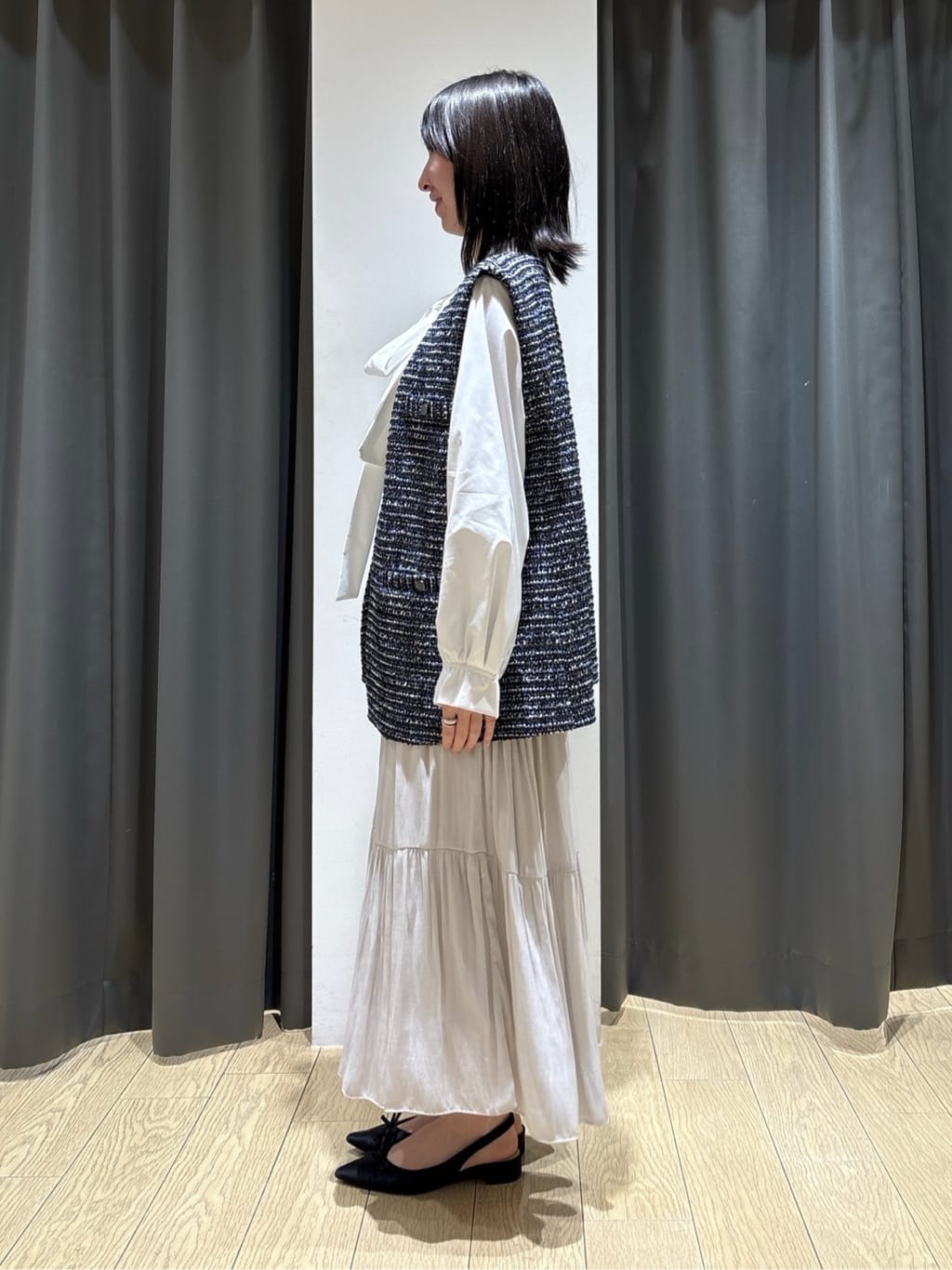 Yoshimiさんの「INDIVI｜【2点セット／洗える】ツイードジレ＆ボウタイブラウス」を使ったコーディネート